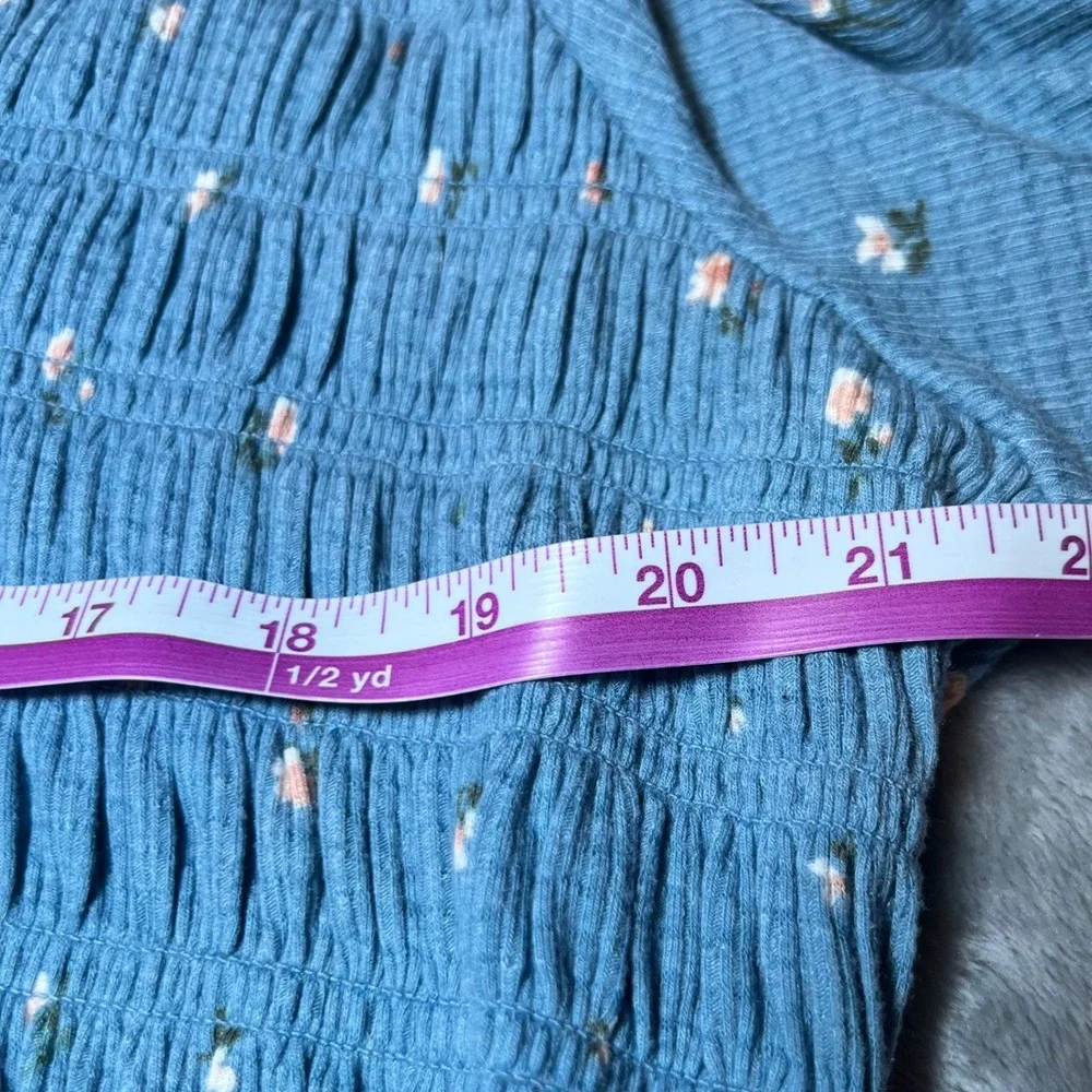 Torrid Womens 1 Plus Size Blue Floral Waffle Knit Smocked Top Henley Babydoll - Picture 9 of 11